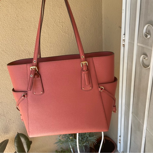 Michael kors tote - Picture 2 of 5